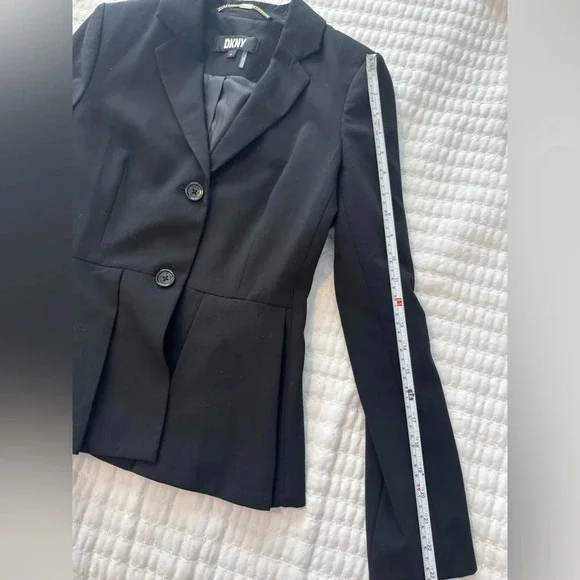 DKNY Peplum Blazer Size 4 Petite - Picture 8 of 8